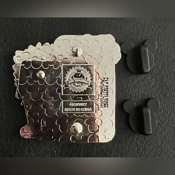 Disney: 2015 The Lion King: Simba Conservation Fund Pin - Picture 5 of 6